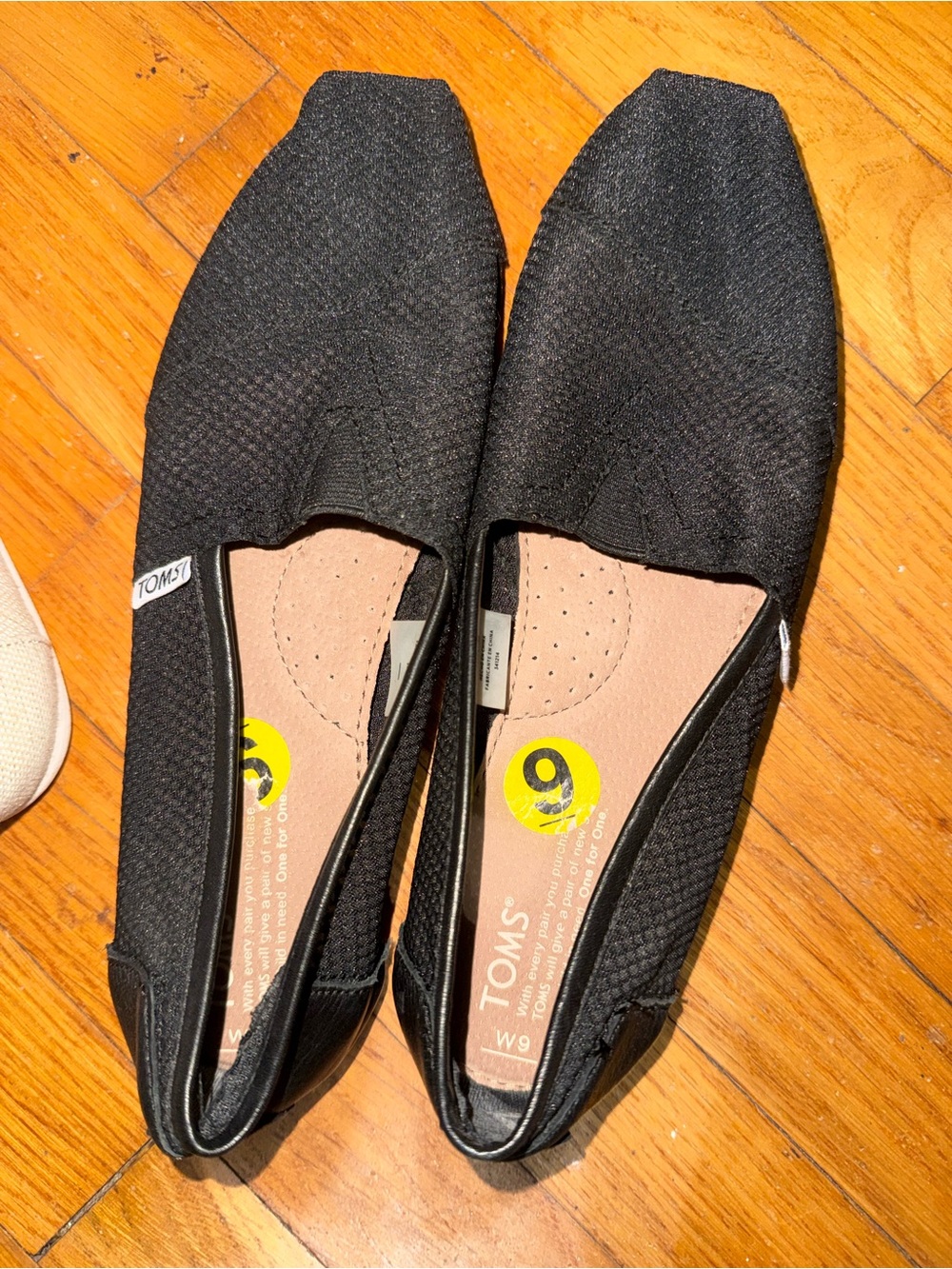 TOMS Women's Classics Canvas Slip-Ons — Black mesh breathable